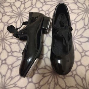 Girls tap shoes